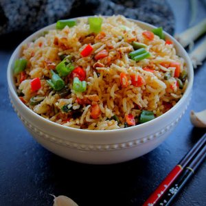 CHICKEN GARLIC FRIED RICE