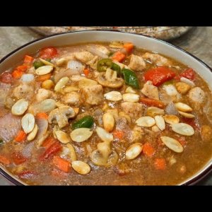 CHICKEN WITH ALMOND