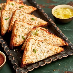 CHICKEN ON TOAST